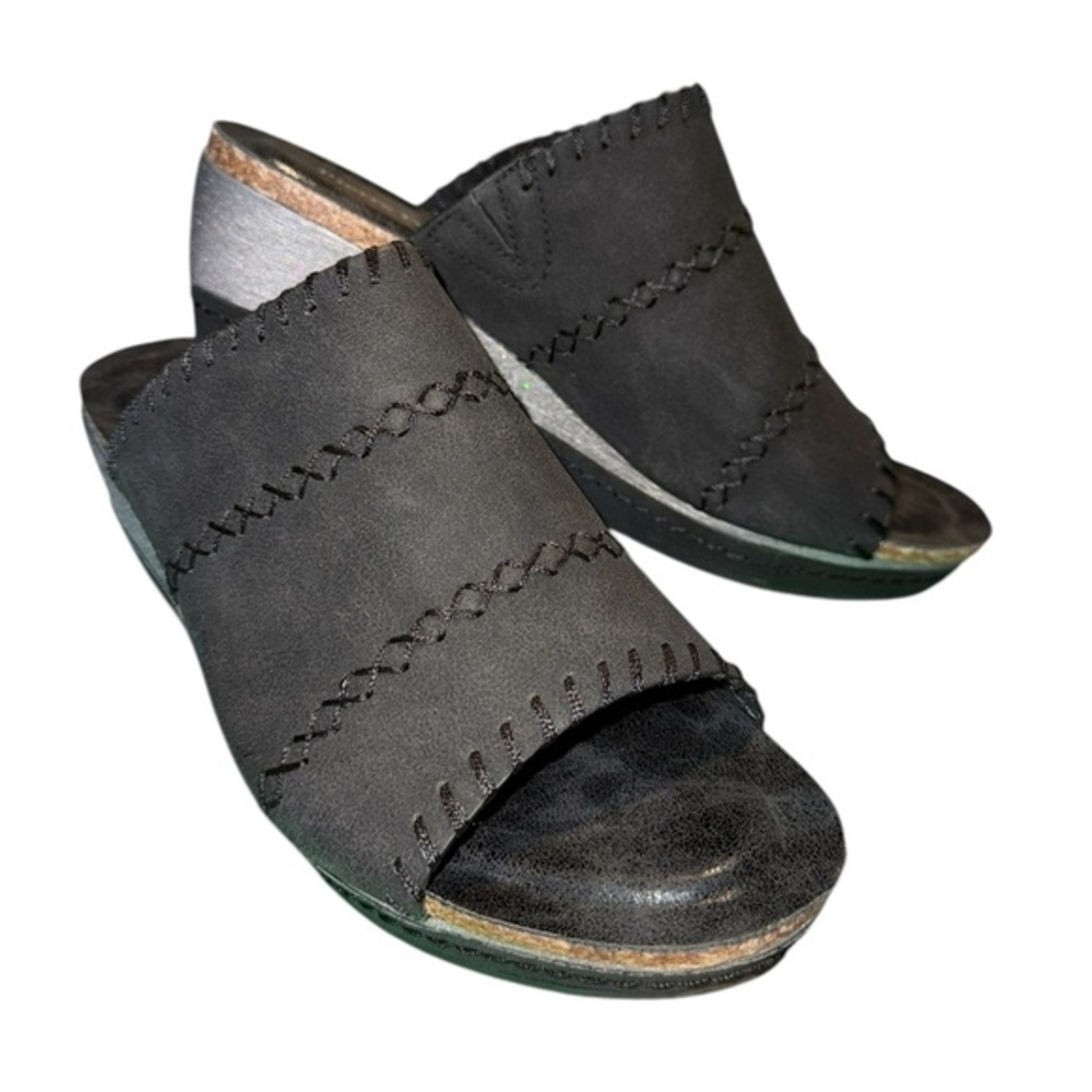 Pierre Dumas Black Wedge Slide Sandals – Size 8